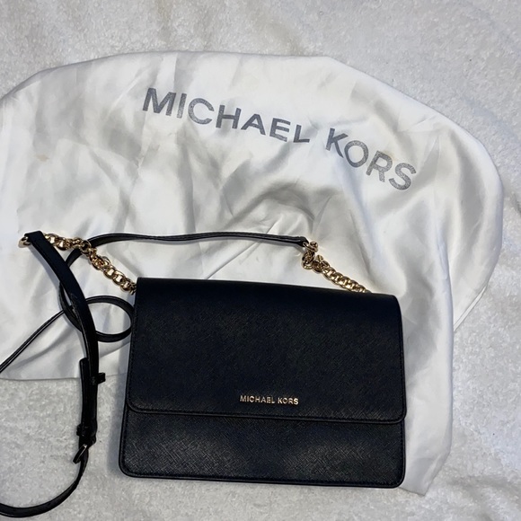 Michael Kors Handbags - MK CrossBody Purse
